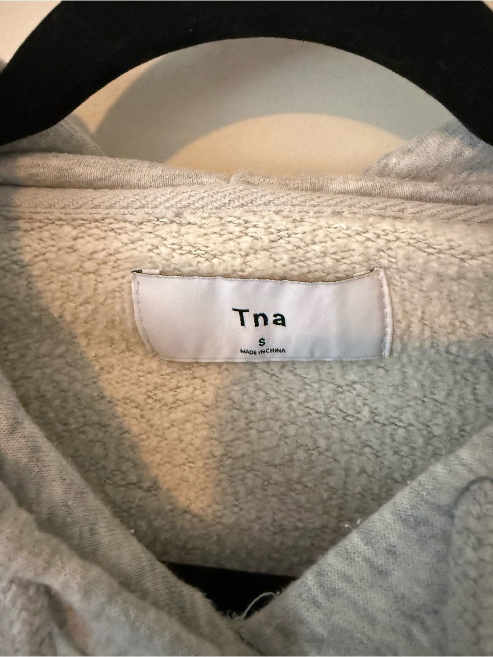 352. TNA Aritzia The Supper Crop Hoodie - Picture 3 of 5